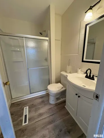 $285,000 | 2111 Curved Creek Court, Quincy, IL 62301