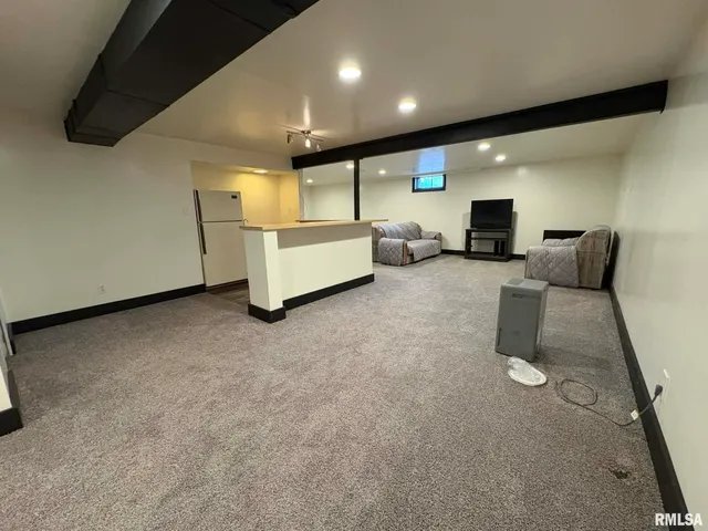 $285,000 | 2111 Curved Creek Court, Quincy, IL 62301