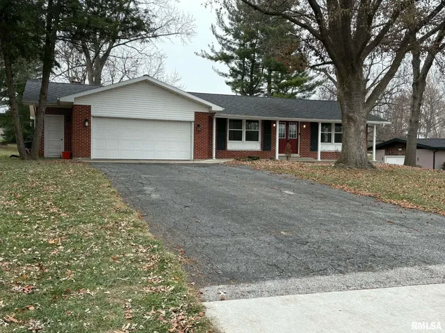 $285,000 | 2111 Curved Creek Court, Quincy, IL 62301