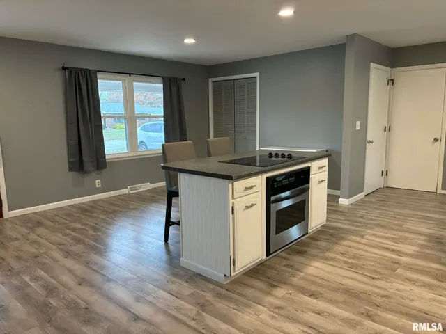 $285,000 | 2111 Curved Creek Court, Quincy, IL 62301