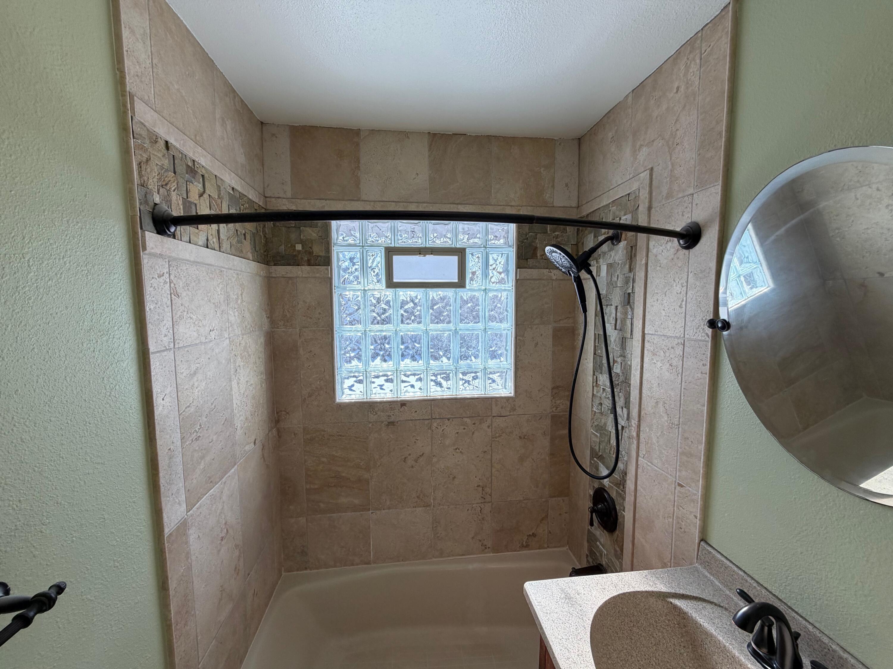 6411 West Cleveland Avenue Milwaukee, WI 53219 - Photo 17 of 41 Bath 2