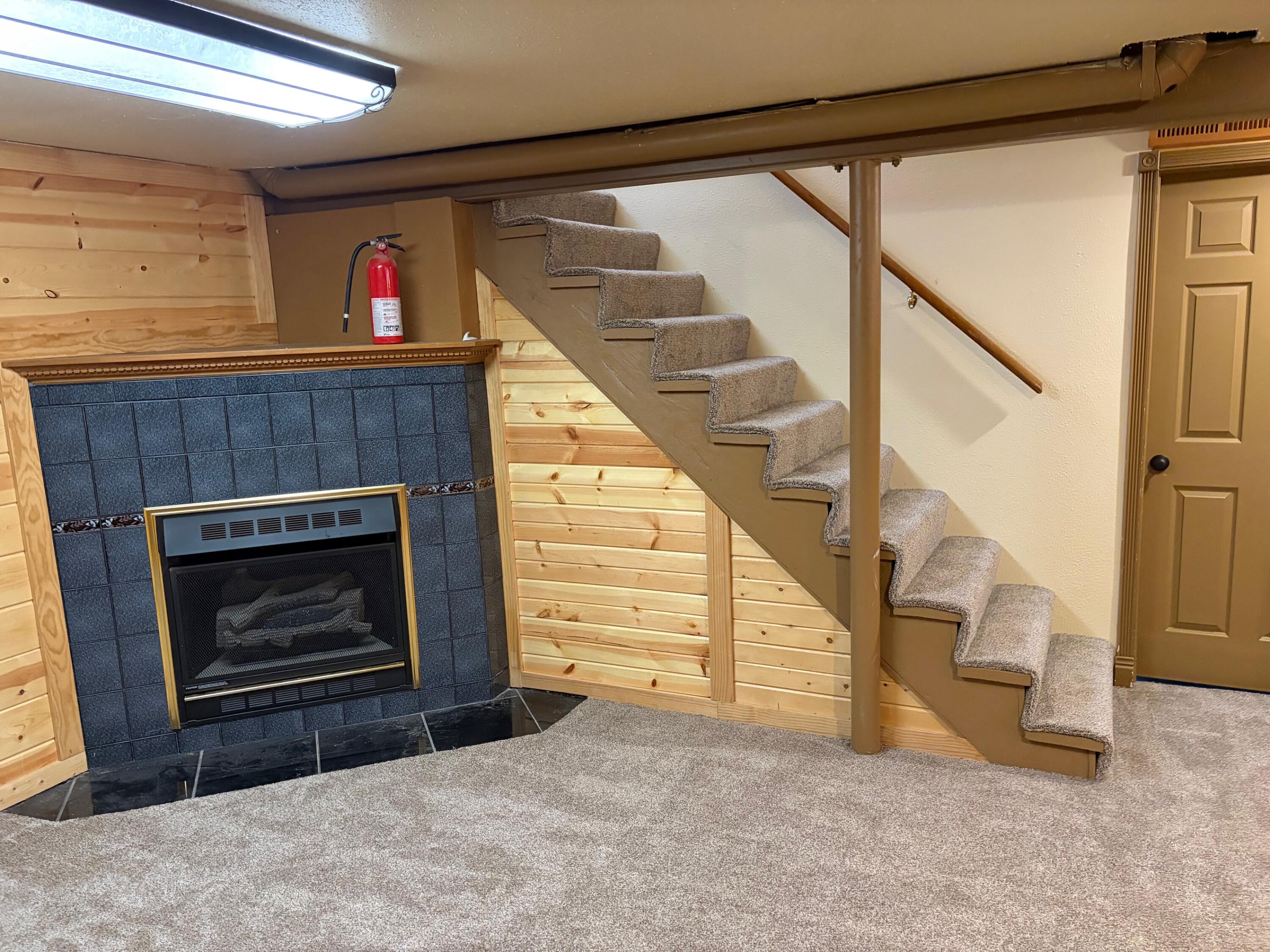 6411 West Cleveland Avenue Milwaukee, WI 53219 - Photo 32 of 41 Rec Room 4