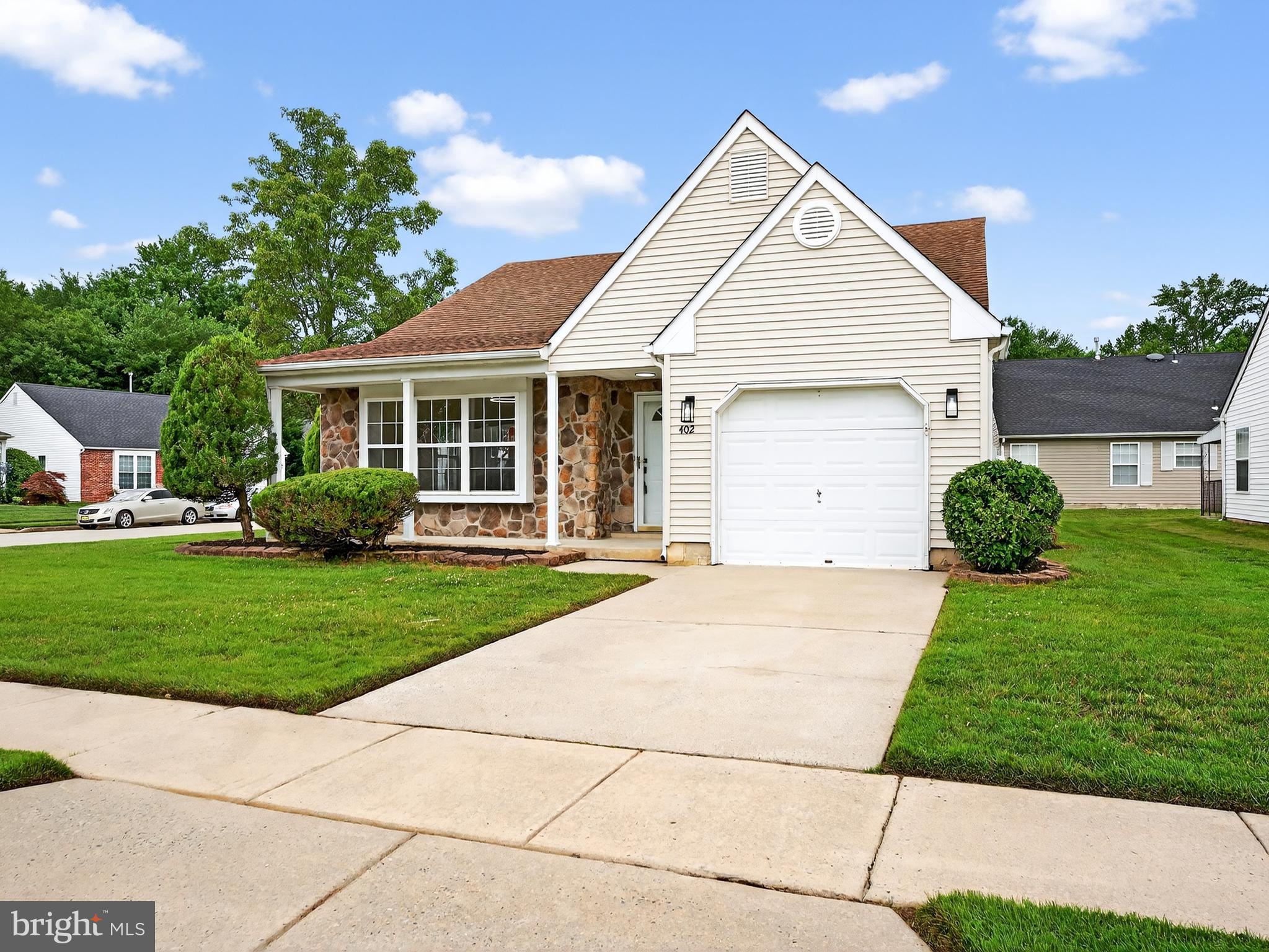 402 Paradise Road Williamstown, NJ 08094 - Photo 2 of 34