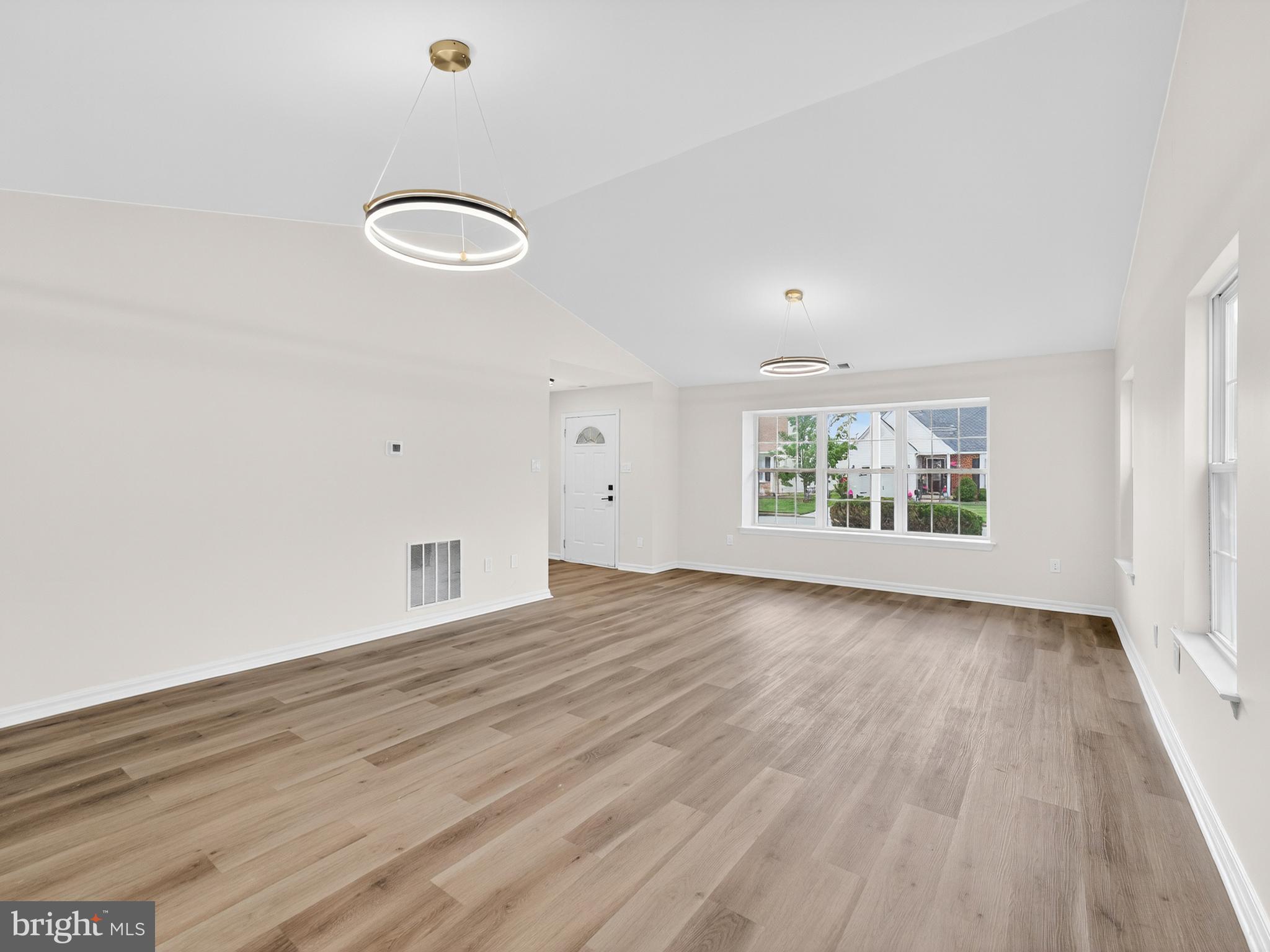 402 Paradise Road Williamstown, NJ 08094 - Photo 8 of 34