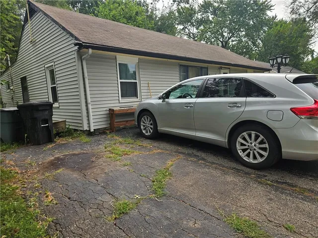 $184,999 | 2525 South 50 Street, Kansas City, KS 66106