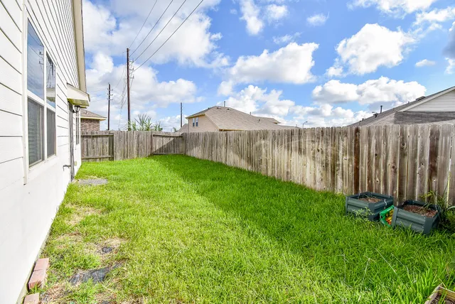 $2,075 | 5530 Redwood Summit Lane, Katy, TX 77449