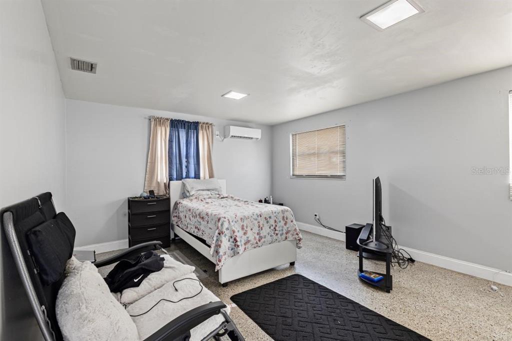 7613 Jackson Springs Road Tampa, FL 33615 - Photo 10 of 25 Gallery Image 10