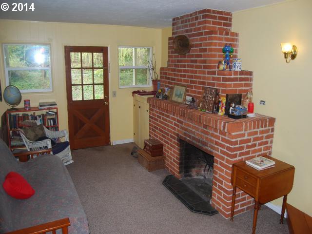 5905 Southwest Pendleton Court Portland, OR 97221 - Photo 3 of 13 Gallery Image 3