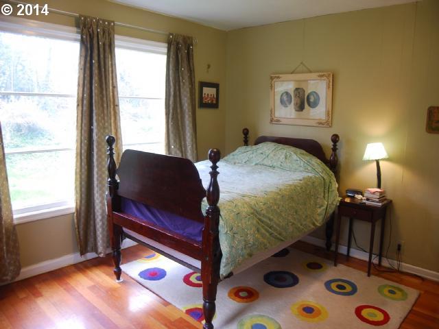 5905 Southwest Pendleton Court Portland, OR 97221 - Photo 4 of 13 Gallery Image 4