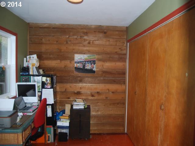 5905 Southwest Pendleton Court Portland, OR 97221 - Photo 9 of 13 Gallery Image 9