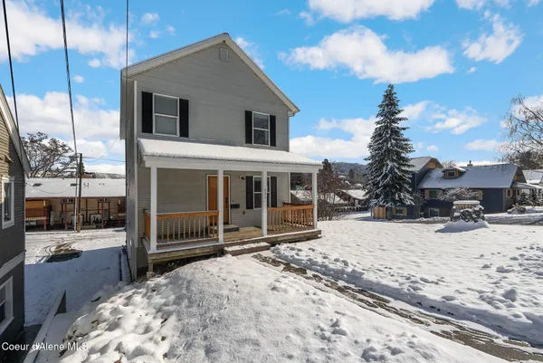 $750,000 | 231 South 4th Avenue, Sandpoint, ID 83864