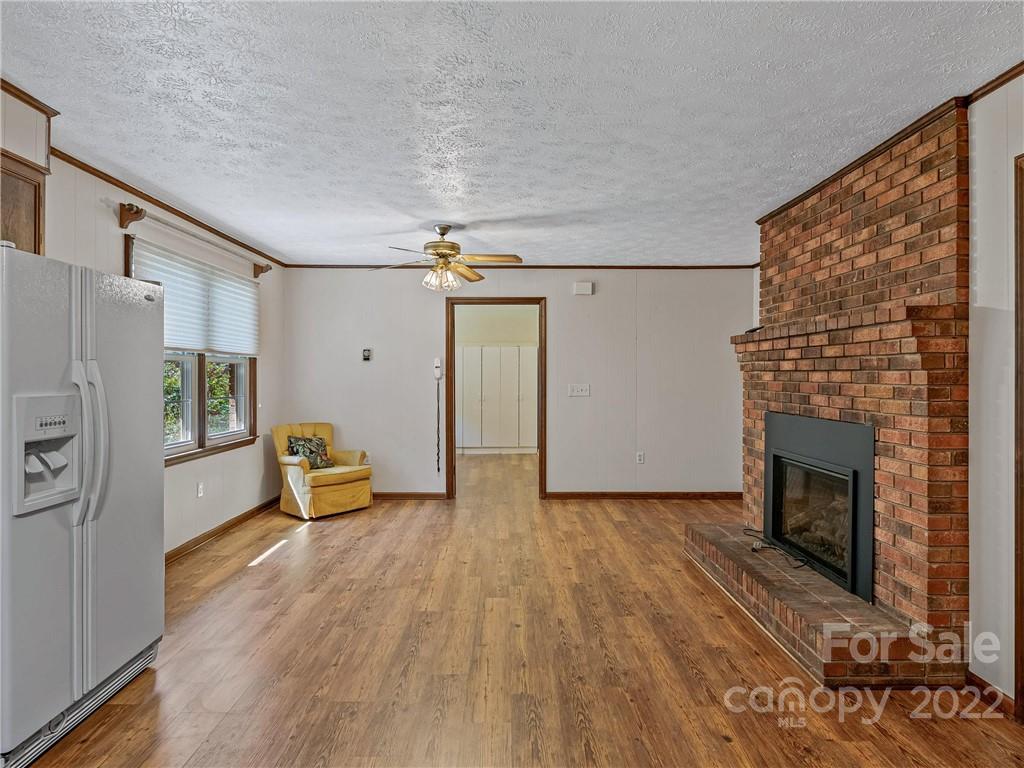 489 Thompson Road Saluda, NC 28773 - Photo 11 of 20 Gallery Image 11