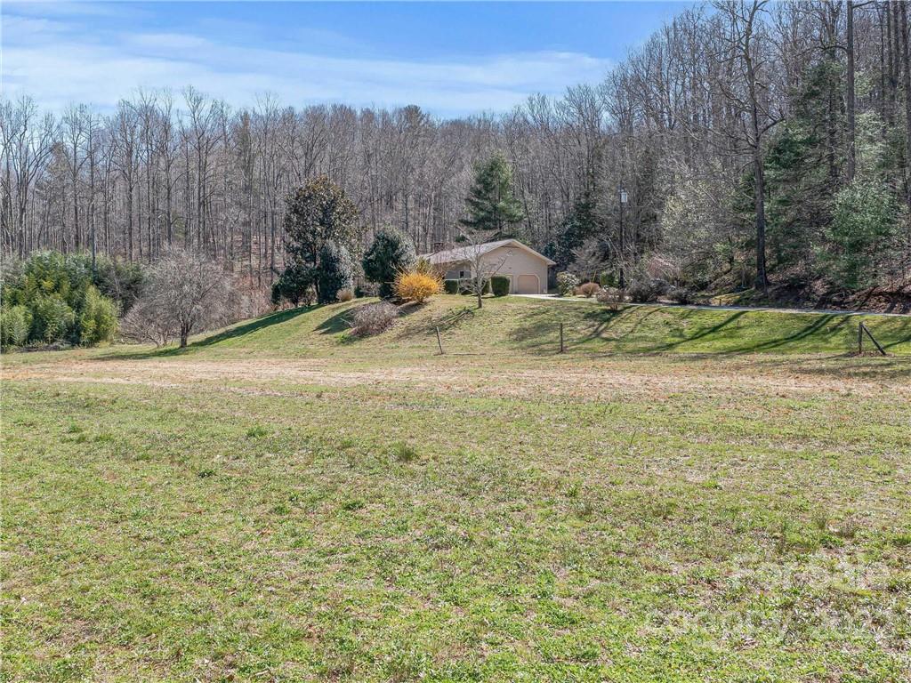 489 Thompson Road Saluda, NC 28773 - Photo 5 of 20 Gallery Image 5