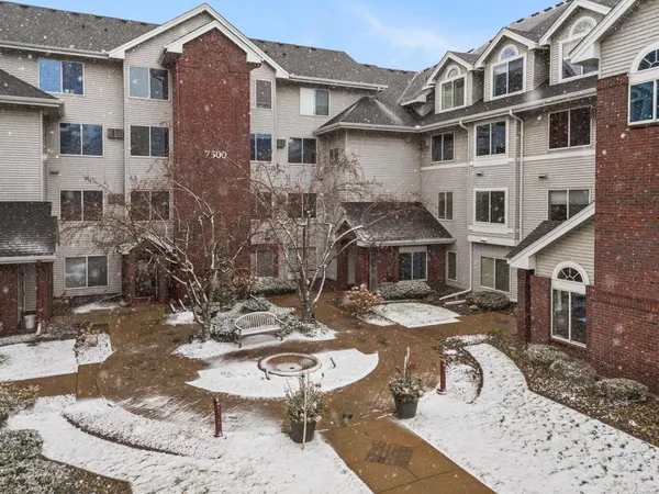 $435,000 | 7500 Edinborough Way, Unit 3308, Edina, MN 55435