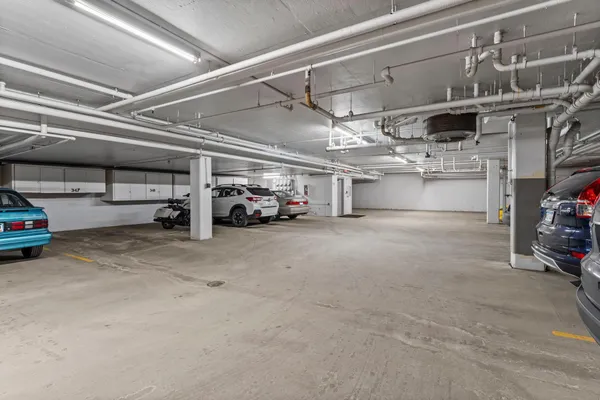 $435,000 | 7500 Edinborough Way, Unit 3308, Edina, MN 55435