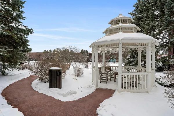 $435,000 | 7500 Edinborough Way, Unit 3308, Edina, MN 55435
