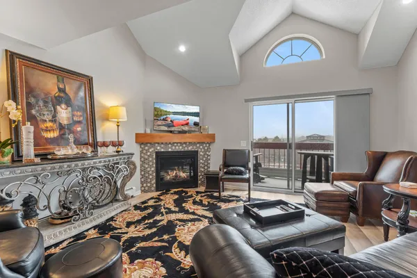 $435,000 | 7500 Edinborough Way, Unit 3308, Edina, MN 55435