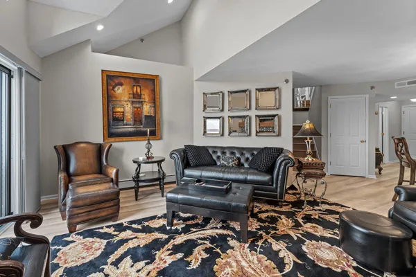 $435,000 | 7500 Edinborough Way, Unit 3308, Edina, MN 55435