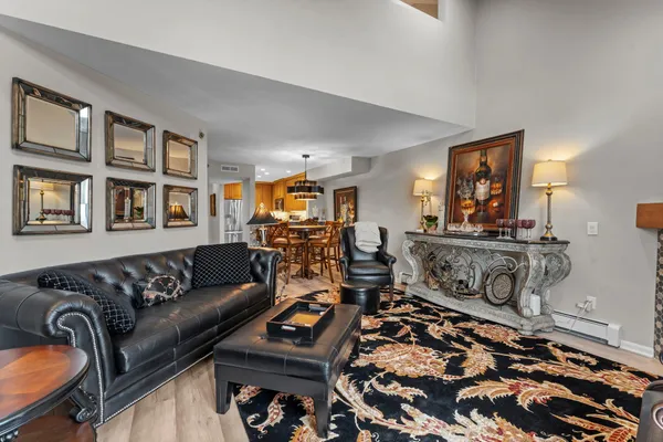 $435,000 | 7500 Edinborough Way, Unit 3308, Edina, MN 55435