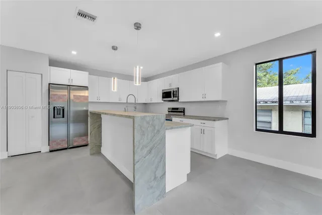 $589,999 | 210 Northwest 8th Avenue, Dania Beach, FL 33004