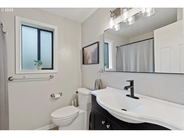 $599,000 | 1903 Orchard Drive, Newberg, OR 97132