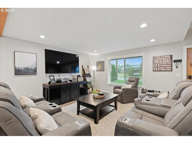 $599,000 | 1903 Orchard Drive, Newberg, OR 97132