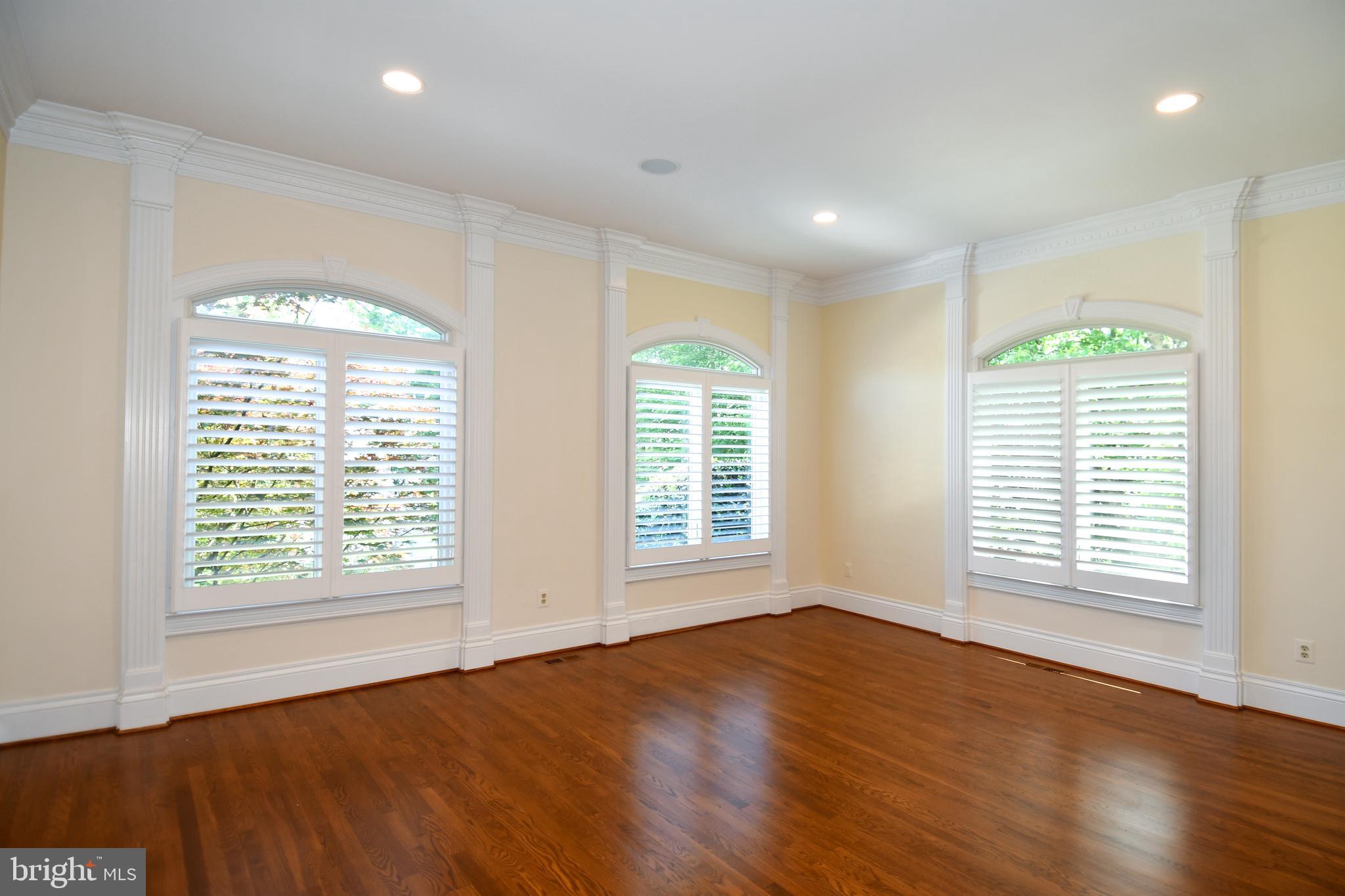 7808 Southdown Road Alexandria, VA 22308 - Photo 56 of 99 Main level office