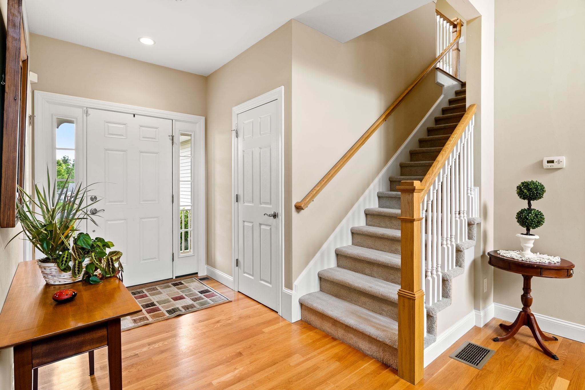 52 Hunter Mill Way Londonderry, NH 03053 - Photo 3 of 36
