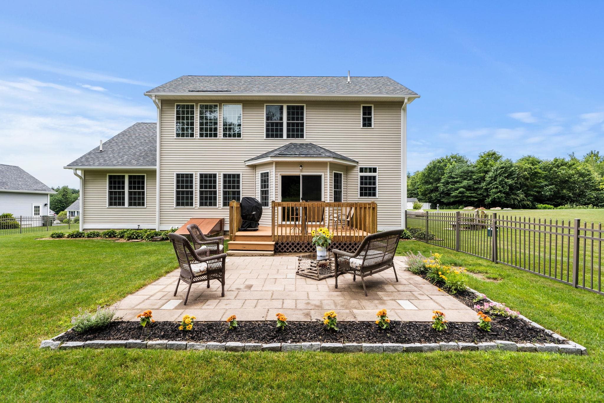 52 Hunter Mill Way Londonderry, NH 03053 - Photo 31 of 36