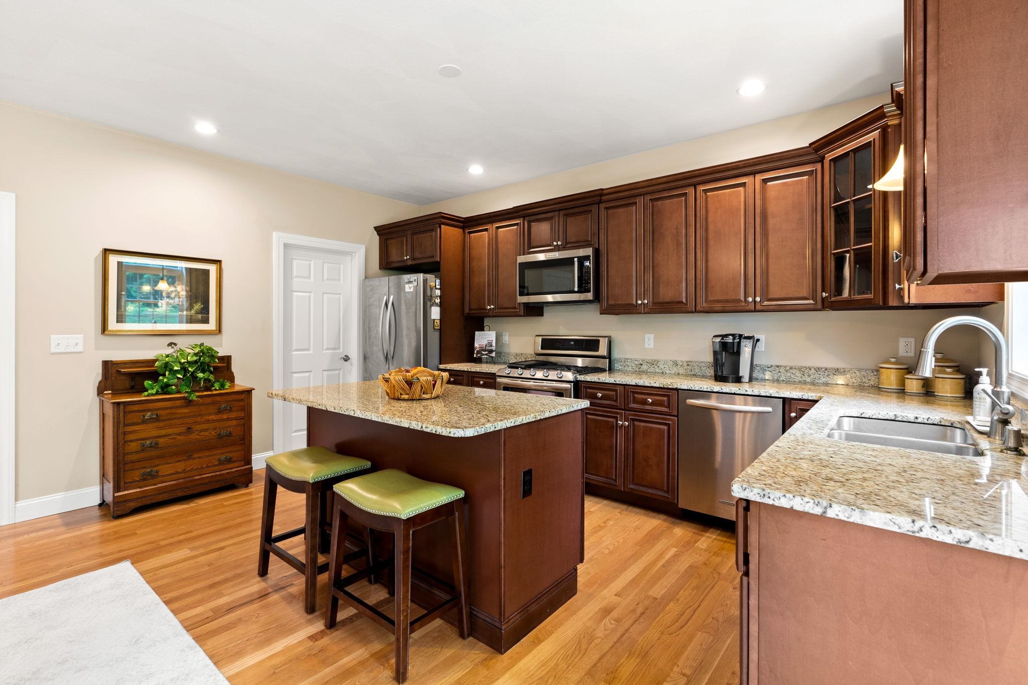 52 Hunter Mill Way Londonderry, NH 03053 - Photo 10 of 36
