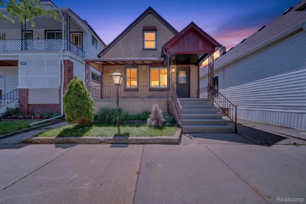$260,000 | 2978 Evaline Street, Hamtramck, MI 48212