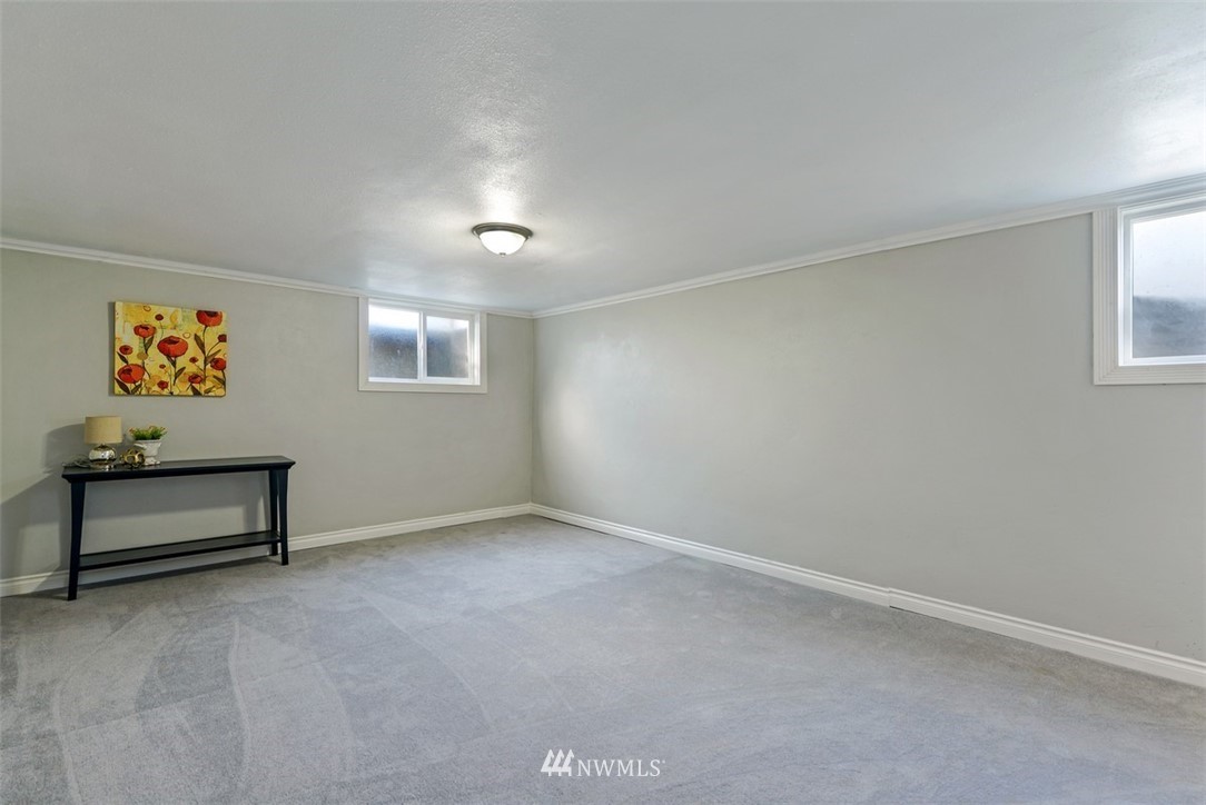 609 South Grant Avenue Tacoma, WA 98405 - Photo 11 of 20