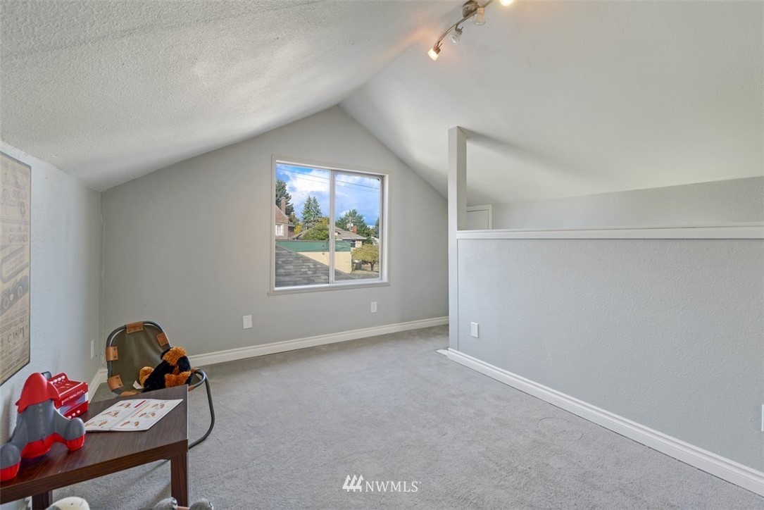 609 South Grant Avenue Tacoma, WA 98405 - Photo 12 of 20