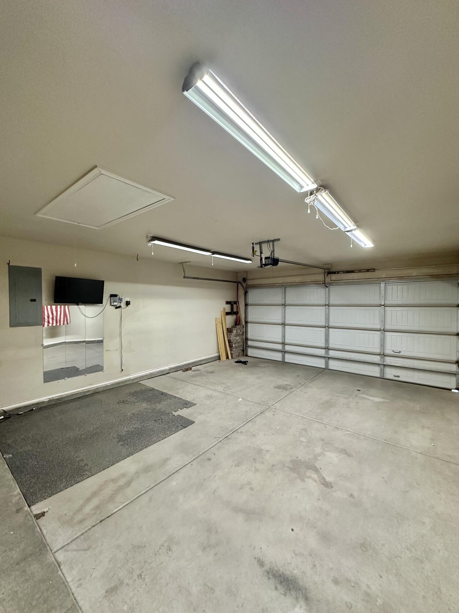 10411 Valencia Avenue Lubbock, TX 79424 - Photo 15 of 16 a view of a garage