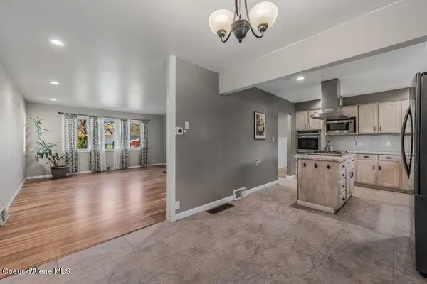 $600,000 | 220 East Orchard Avenue, Hayden, ID 83835