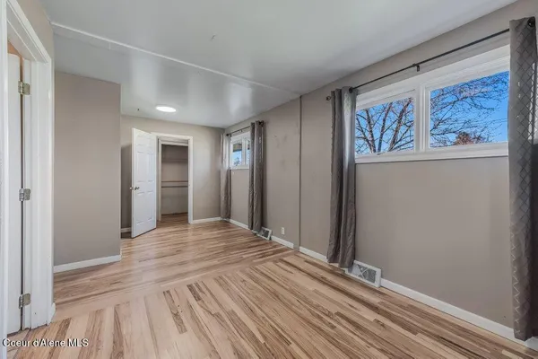 $600,000 | 220 East Orchard Avenue, Hayden, ID 83835