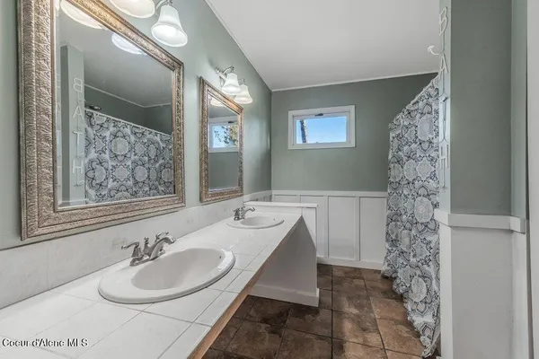 $600,000 | 220 East Orchard Avenue, Hayden, ID 83835