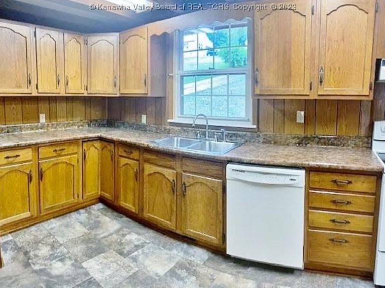 102 Hood Drive Ripley, WV 25271 - Photo 4 of 38 Gallery Image 4