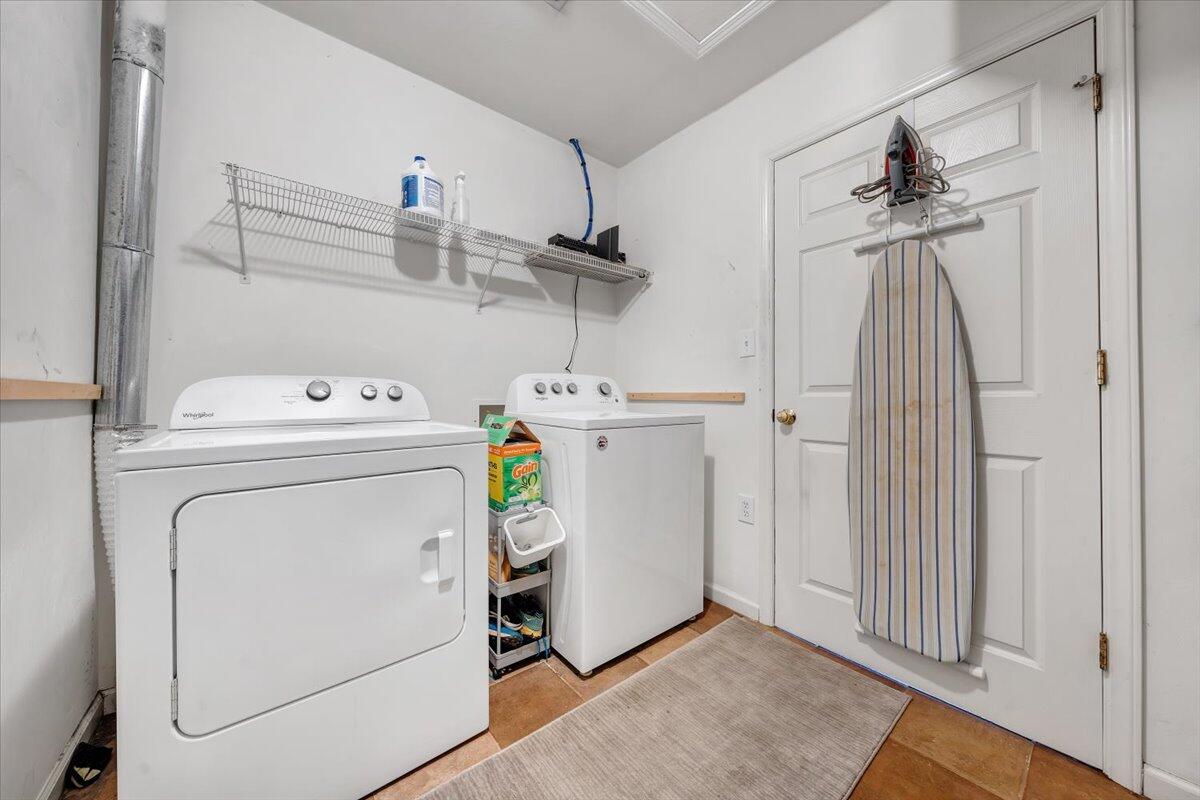 1748 Meadows Road Vinton, VA 24179 - Photo 27 of 34 a utility room with dryer and washer