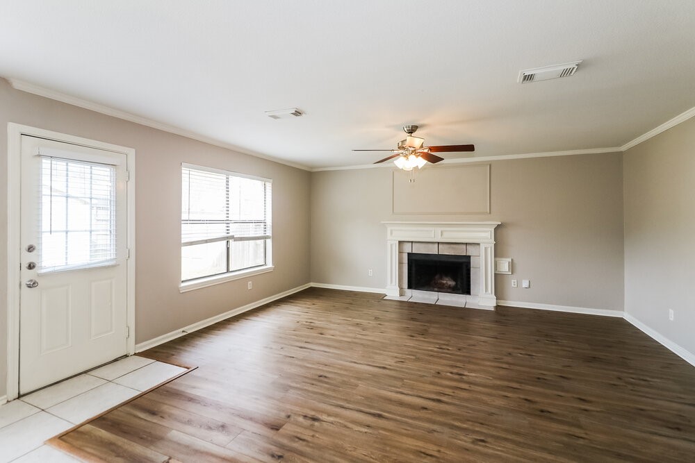 20006 Brandon Oaks Way Katy, TX 77449 - Photo 4 of 17