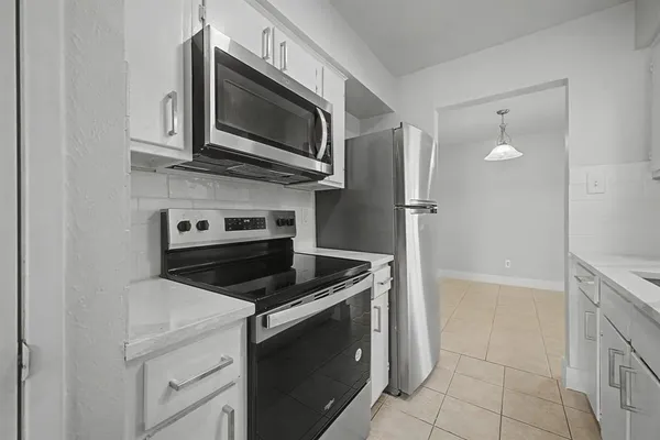 $1,650 | 8095 Meadow Road, Unit 236, Dallas, TX 75231