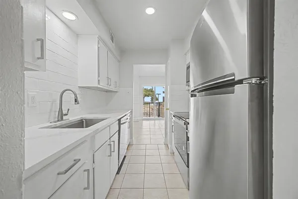 $1,650 | 8095 Meadow Road, Unit 236, Dallas, TX 75231