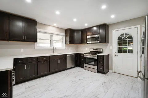 $219,900 | 1974 Highway 28, Alexandria, IN 46001