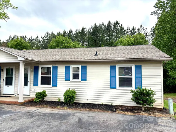 $975 | 1388 Roundtree Lane, Unit 121, Lincolnton, NC 28092