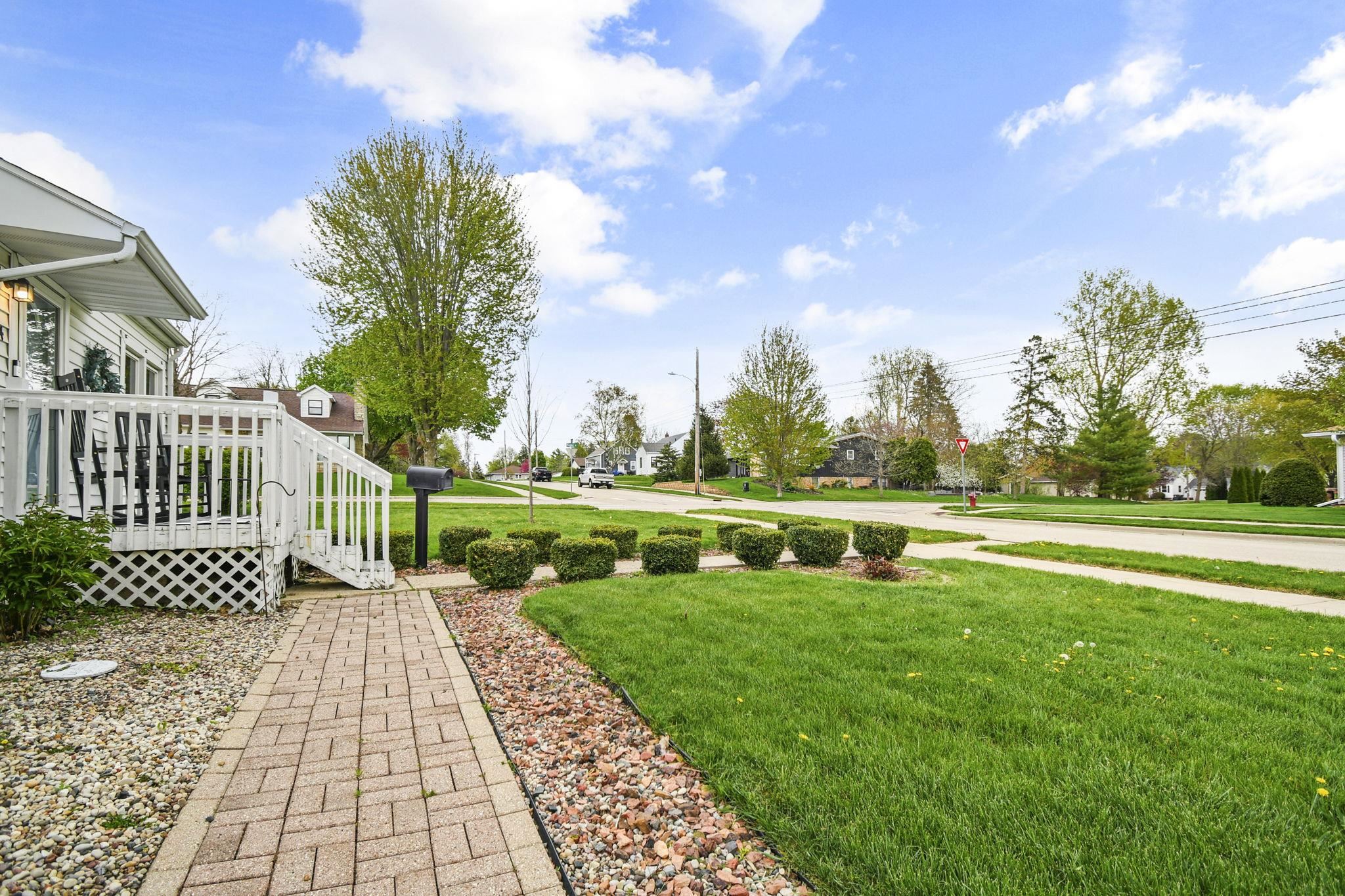 424 Martin Street Sun Prairie, WI 53590 - Photo 6 of 34