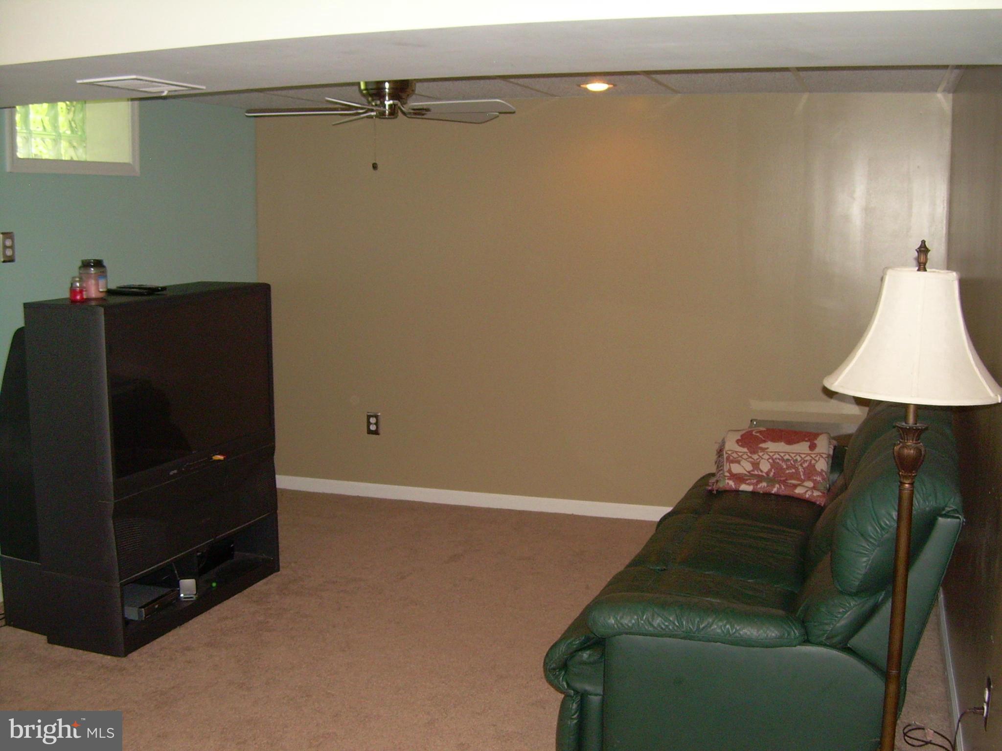 9604 Dundawan Road Baltimore, MD 21236 - Photo 12 of 15 Family Room