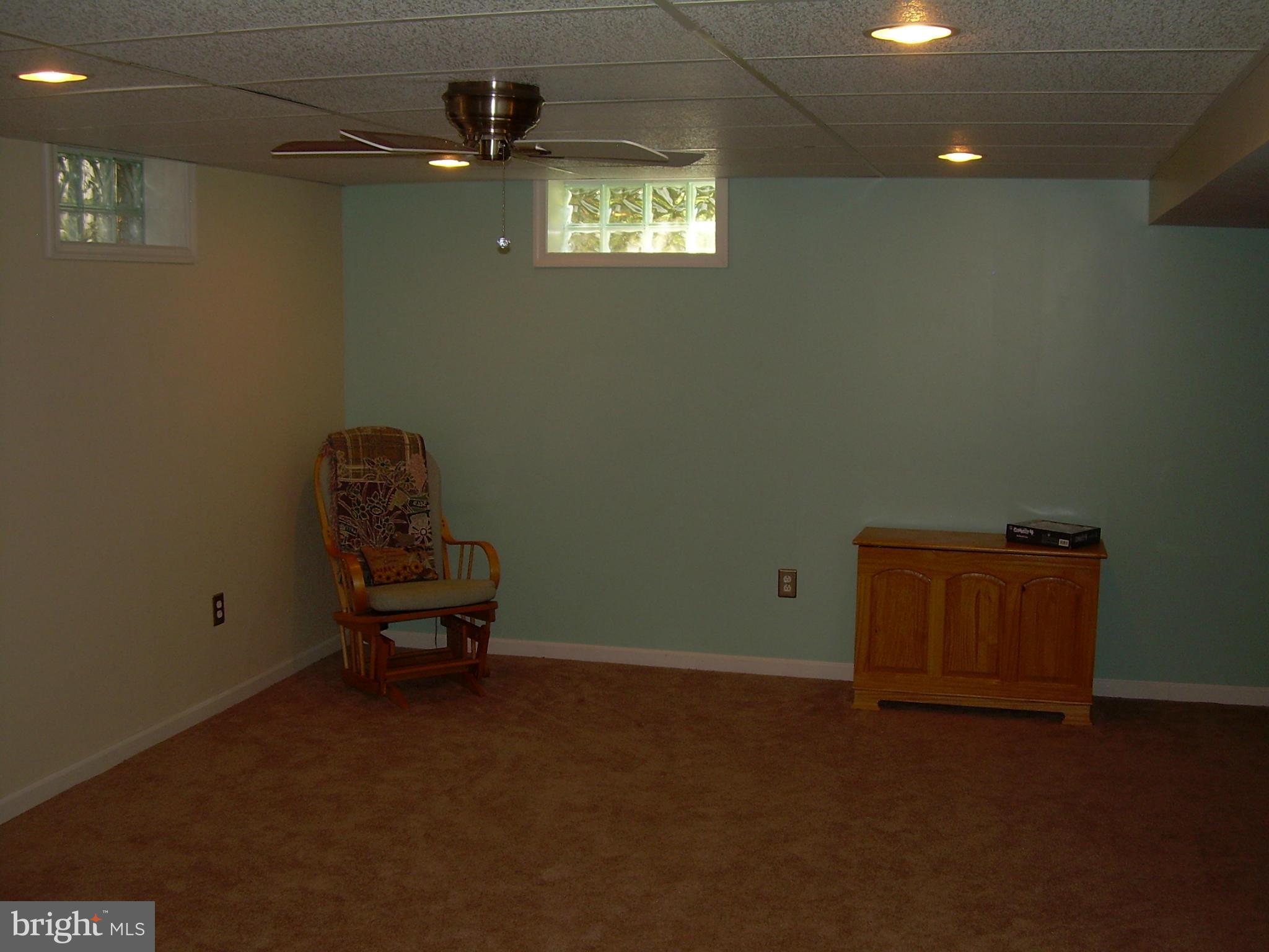 9604 Dundawan Road Baltimore, MD 21236 - Photo 13 of 15 Family Room