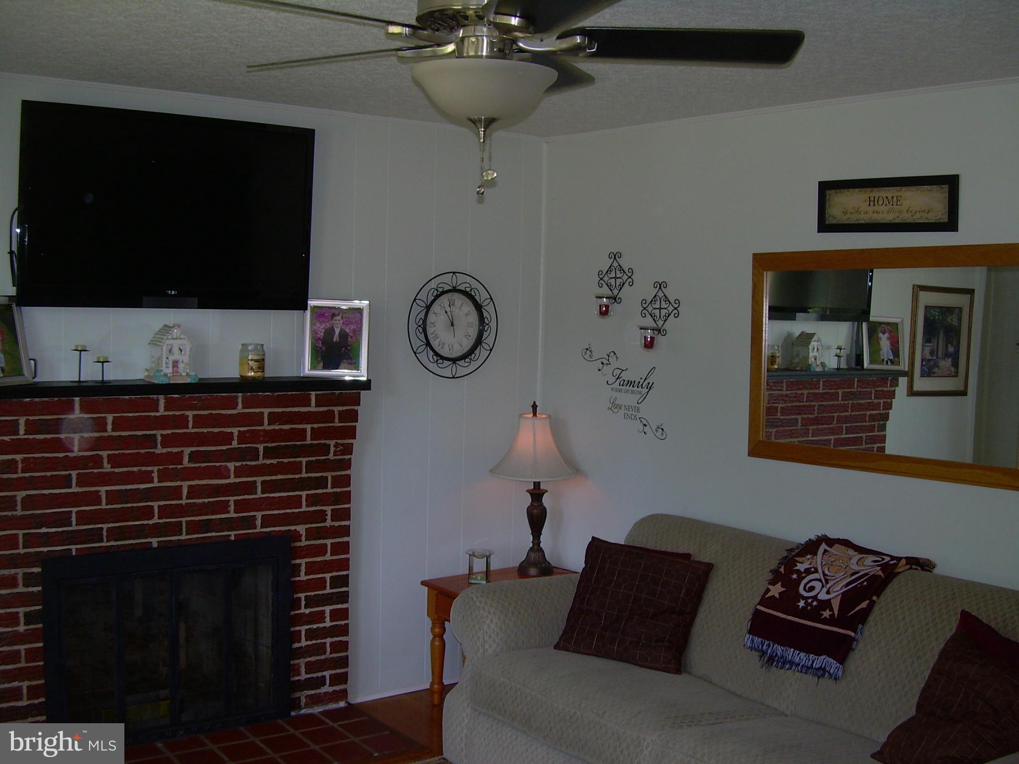 9604 Dundawan Road Baltimore, MD 21236 - Photo 10 of 15 Living Room