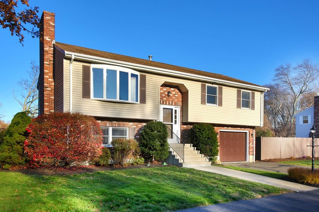 32 Diane Road Peabody, MA 01960 - Photo 1 of 21 Gallery Image 1