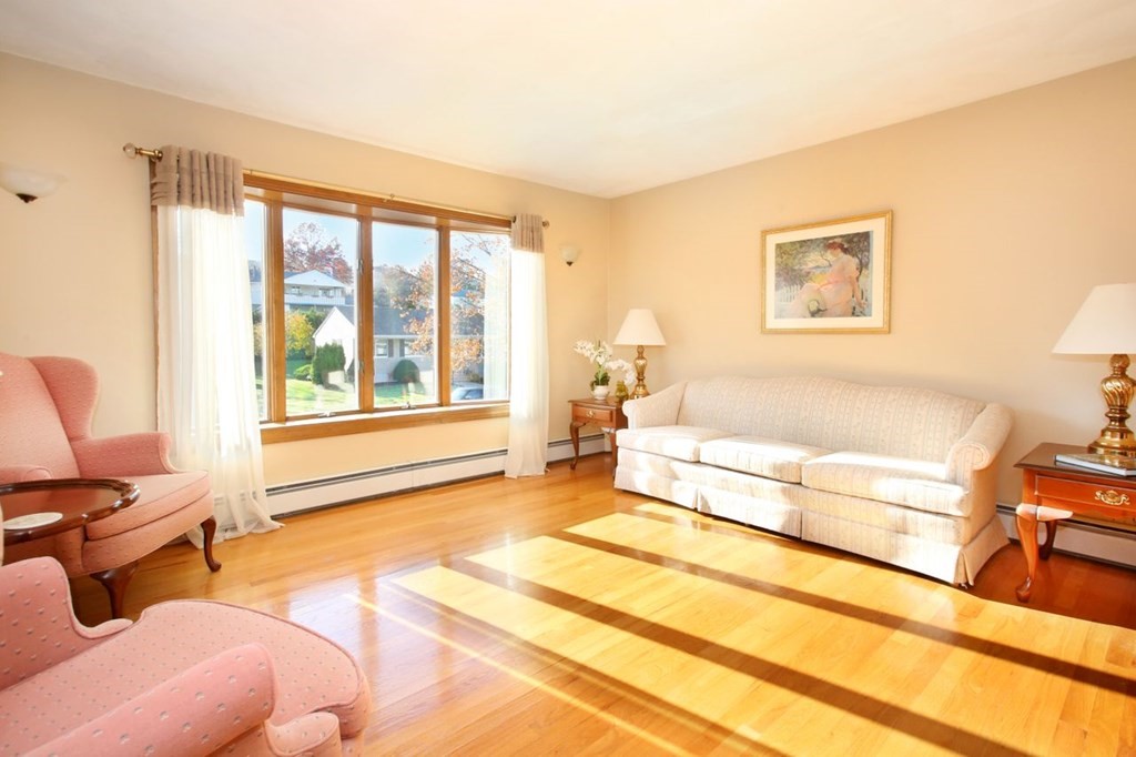 32 Diane Road Peabody, MA 01960 - Photo 2 of 21 Gallery Image 2